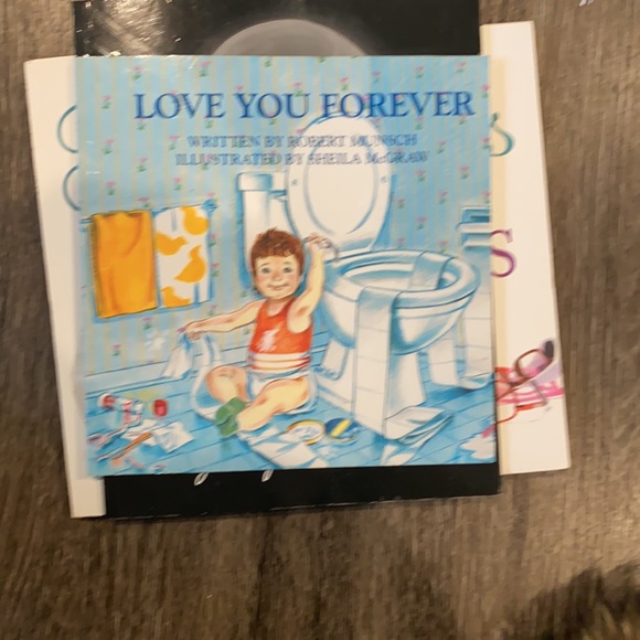 Books - Picture 5 of 16